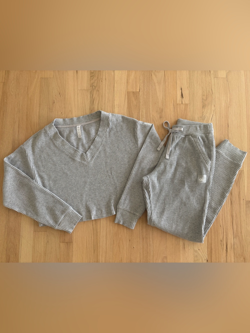 ALO Yoga Athletic Heather Grey Muse Set